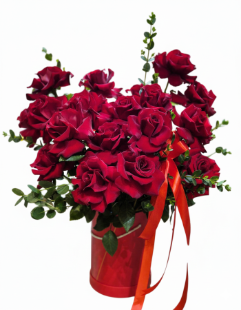 Cutii, coșuri, ceramică, cupolă - Aranjament romantic trandafiri rosii