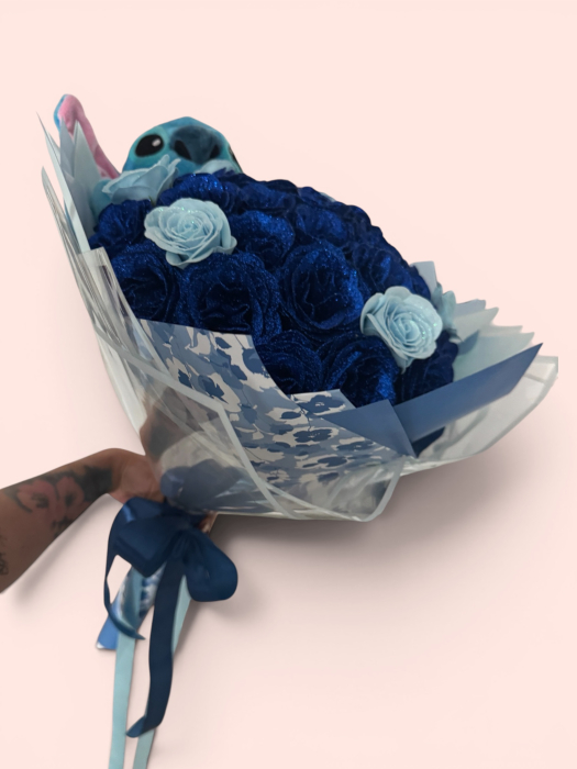 Buchet Stitch Dream cu Trandafiri Albaștri și Pluș Stitch [3]