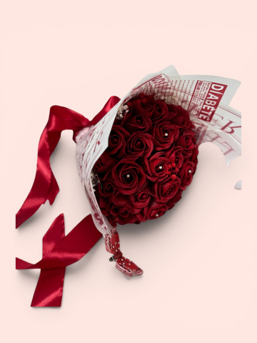 Buchete Cireșica - Buchet Premium Ruby cu Trandafiri Roșii din Săpun – Ambalaj Luxury