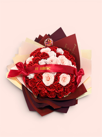 Aranjamente Premium - Aranjament Floral Romantic cu Trandafiri Roșii și Roz