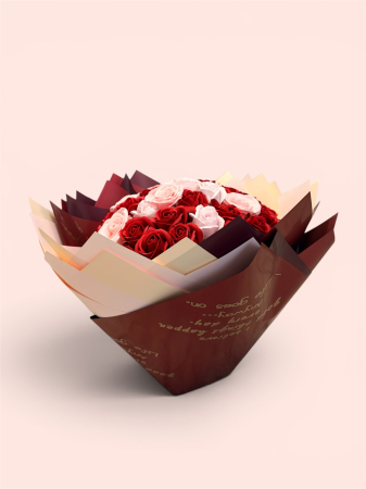 Aranjament Floral Romantic cu Trandafiri Roșii și Roz [3]