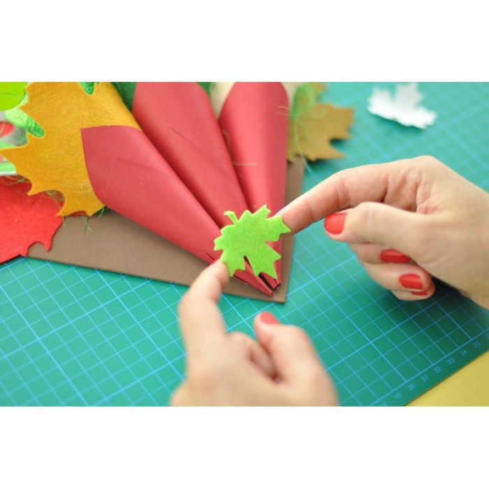 Accesorii craft - AD060 Frunza lata din pasla autoadeziva DACO [2]