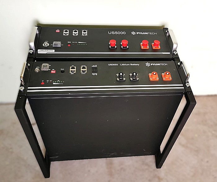 Rack - suport vertical pentru două baterii Pylontech US3000C și US5000 [3]