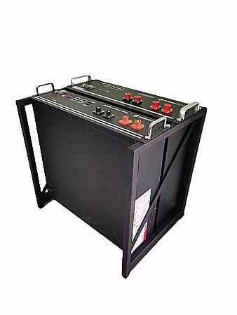 Accesorii - Rack - suport vertical pentru două baterii Pylontech US3000C și US5000