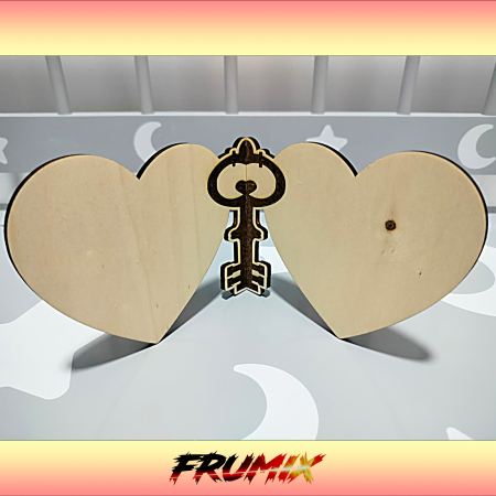 PRODUSE - Decor Romantic din Lemn – Inimi și Cheie | FRUMIX