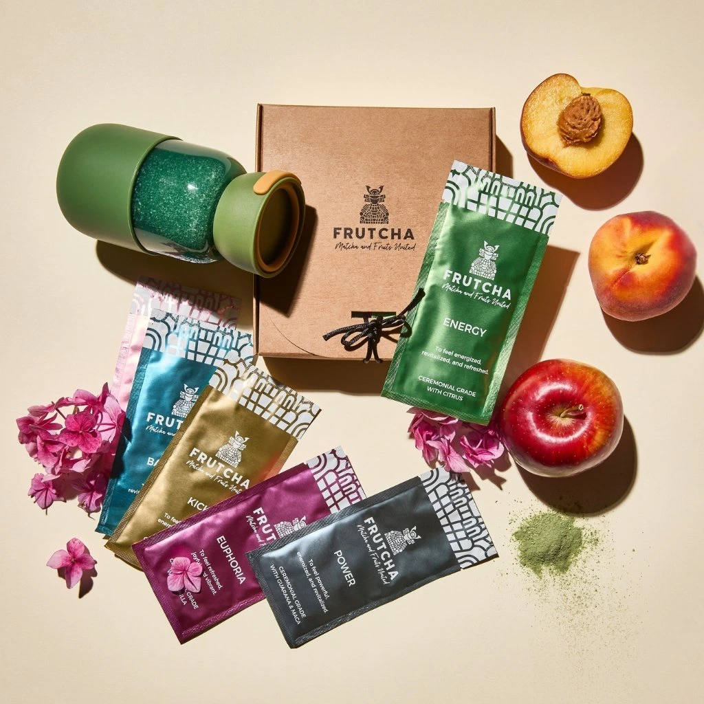 BAUTURI ENERGIZANTE NATURALE - Kit Starter Frutcha cu Matcha – pachet de degustare și sticlă reutilizabilă