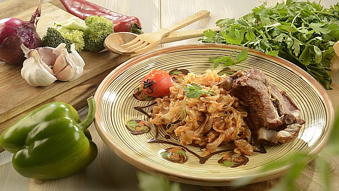 Varză Cu Ciolan Afumat [1]