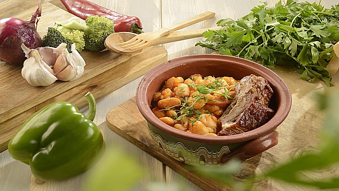 Iahnie De Fasole Cu Ciolan Afumat [1]