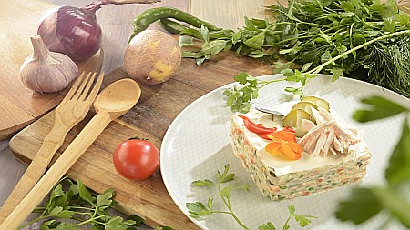 Muntenia - Salată  Boeuf Cu Carne De Pui