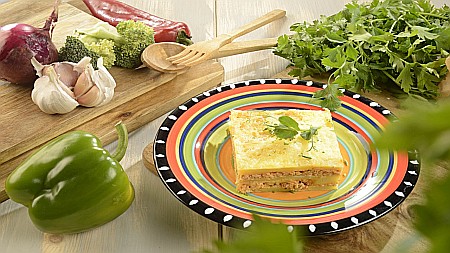 Mâncăruri tradiționale - Musaca Cu Carde De Porc