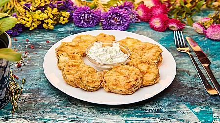 Aperitive tradiționale - Dovlecei Pane Cu Sos Tzatziki