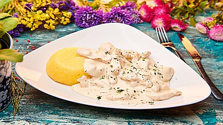 Muntenia - Ciulama De Pui Cu Ciuperci și Trufe