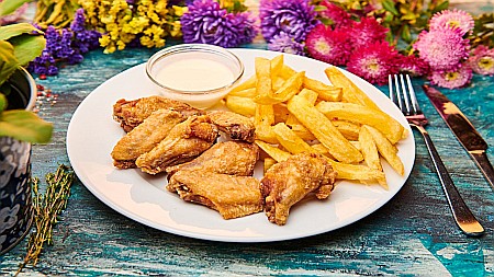 Mâncăruri tradiționale - Aripioare De Pui La Ceaun Cu Usturoi