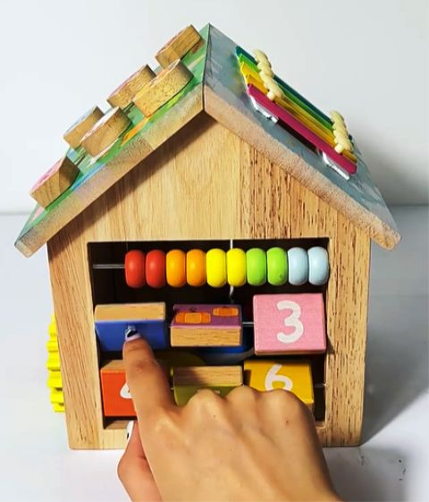 Casuta Montessori din lemn 8 activitati  pentru Bebeluși [8]