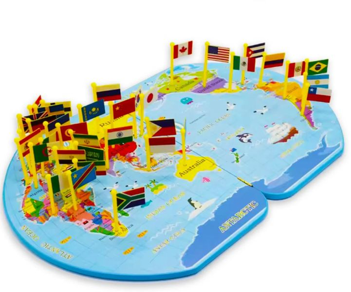 Harta lumii din lemn, cu 36 steaguri [3]