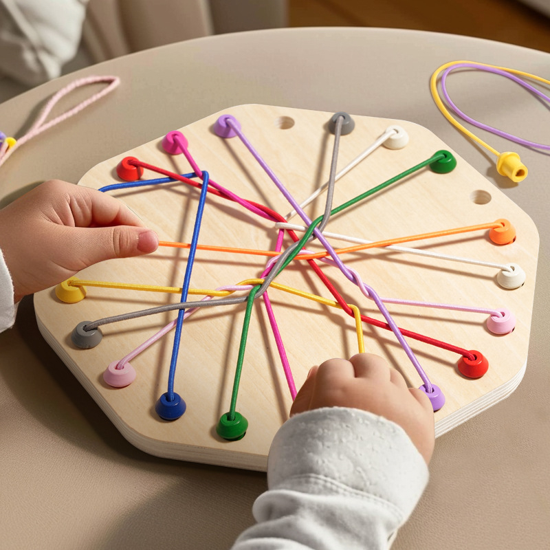 Joc senzorial Montessori cu șnururi [2]