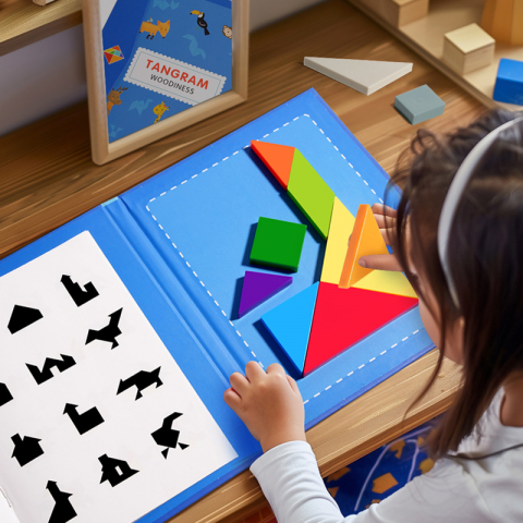 Puzzle - Set Educațional Tangram Magnetic din Lemn