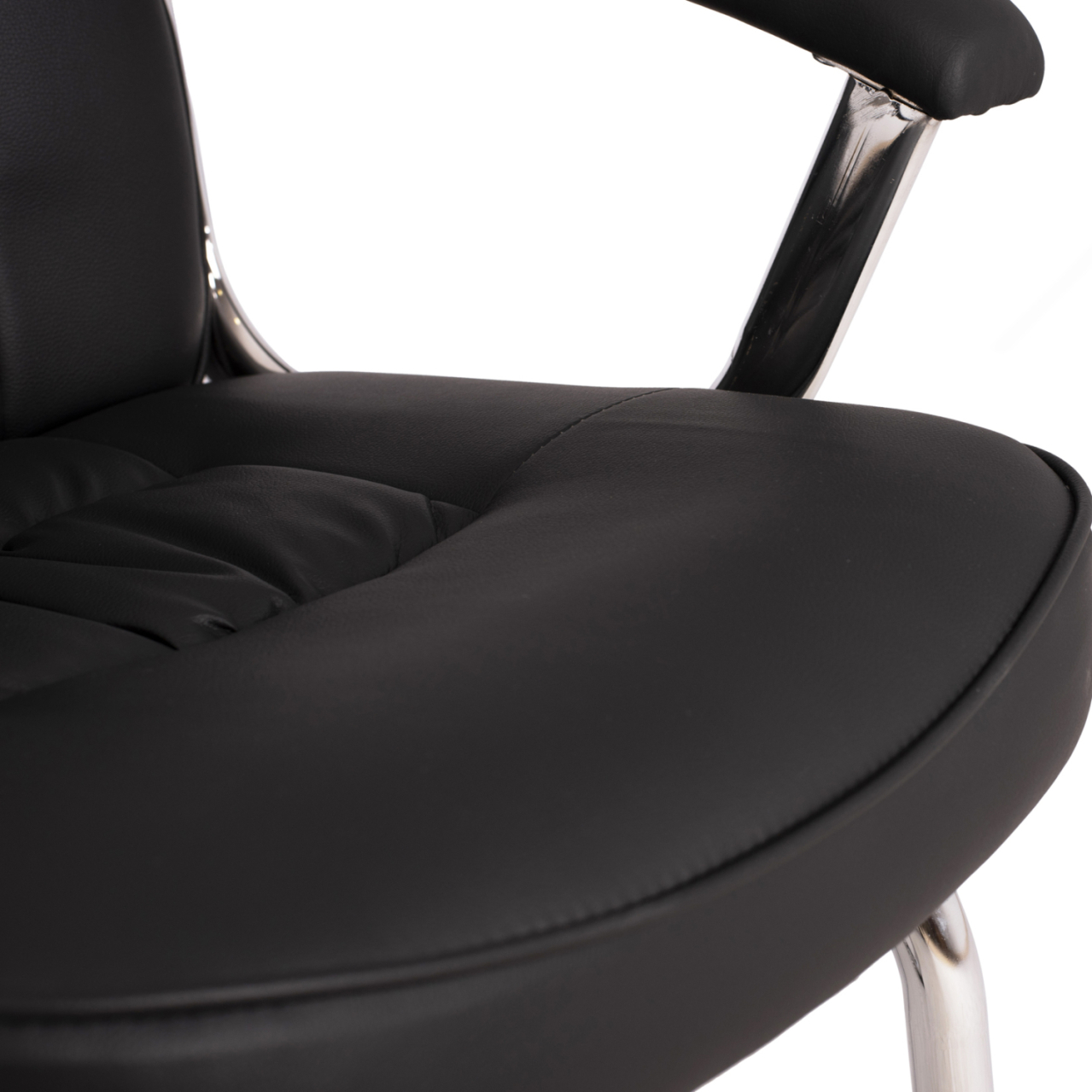 Conference chair HM1114 Black PU with chromed base 61.5x62x98 cm. [9]