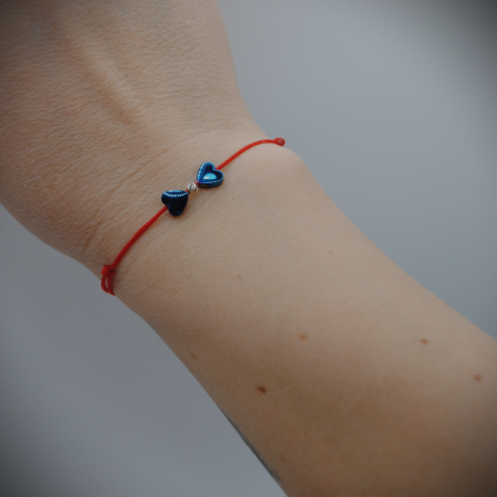 Martisoare - Brățară Mărțișor cu Inimi din Hematit Albastru și Argint – Handmade, Reglabilă, Cadou cu Semnificație