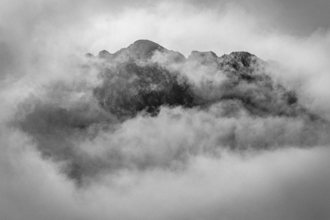 Peisaje autentice romanesti - Tablou canvas, Muntii Fagaras in ceata, 100x70 cm