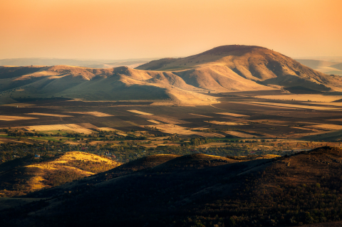 Tablouri canvas - Tablou canvas, Vedere spre Dealul Priopcea din Culmea Pricopanului, 100x70 cm