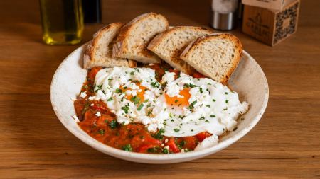 MIC DEJUN - Garlic shakshuka
