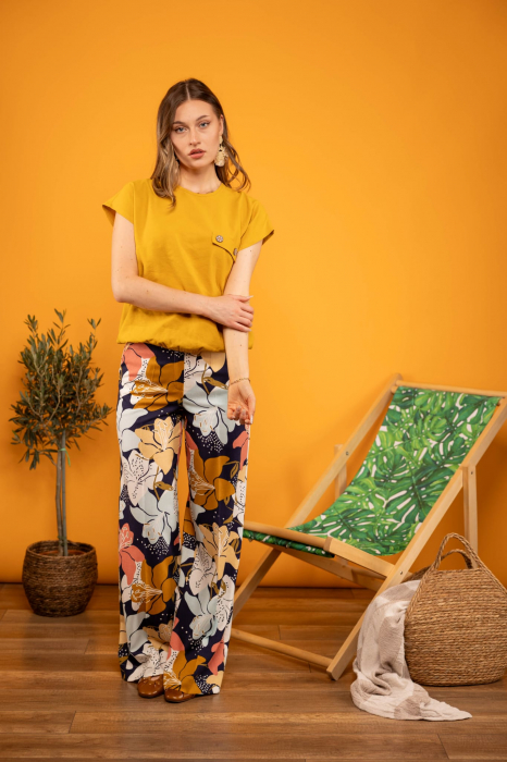 Pantaloni largi cu imprimeu floral [2]