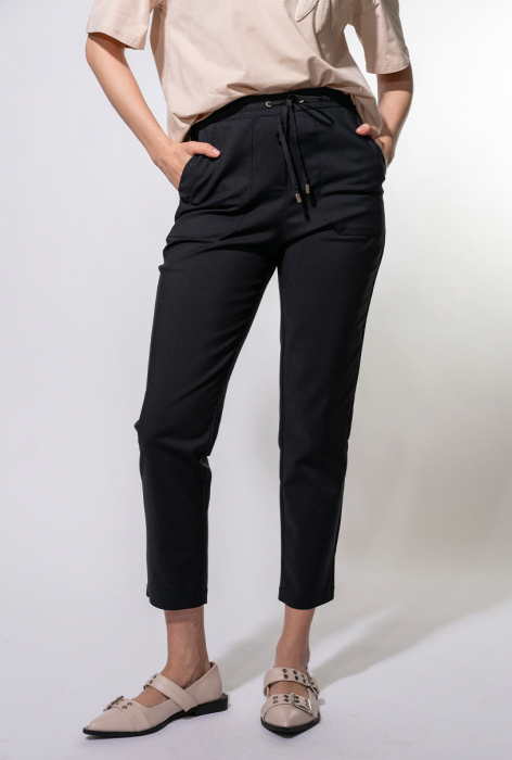 Pantaloni negri cu snur [2]
