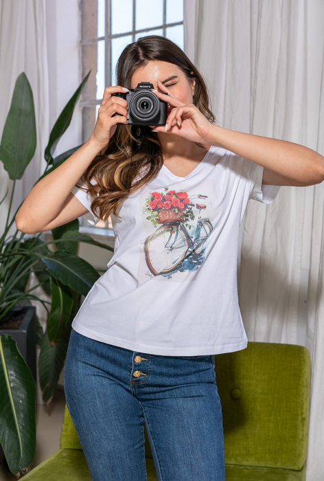 Tricou alb cu imprimeu  [2]