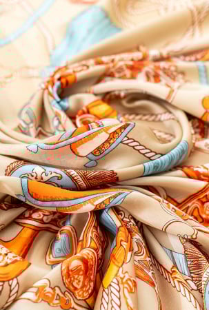 Accesorii si incaltaminte - Esarfa bej cu imprimeu baroc