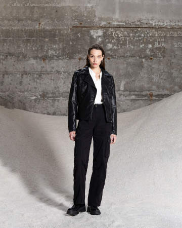 GEACA NEAGRA DIN PIELE ECO – STIL BIKER [1]