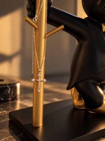 Colier din argint 925 Divine Light Necklace cu pandantiv cruce - vedere frontală GB Signature [2]