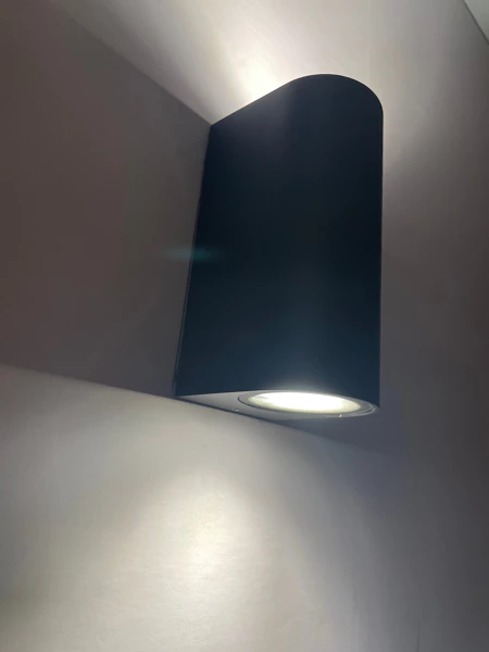 Aplica de perete HöffTech, LED Semirotund Up & Down, aluminiu, IP65, negru [1]