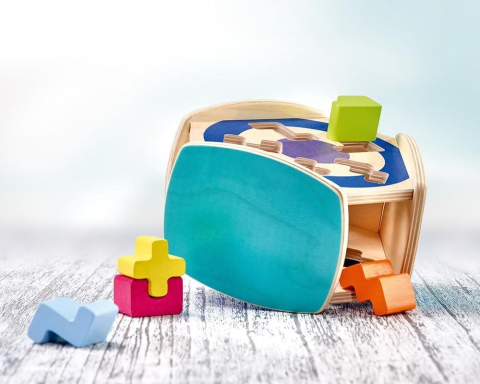 Jucarie educativa din lemn Selecta Sortino, sortator de forme geometrice, puzzle de sortare, multicolor, 22.6 x 20.5 x 11.3 cm, 24 luni+ [1]