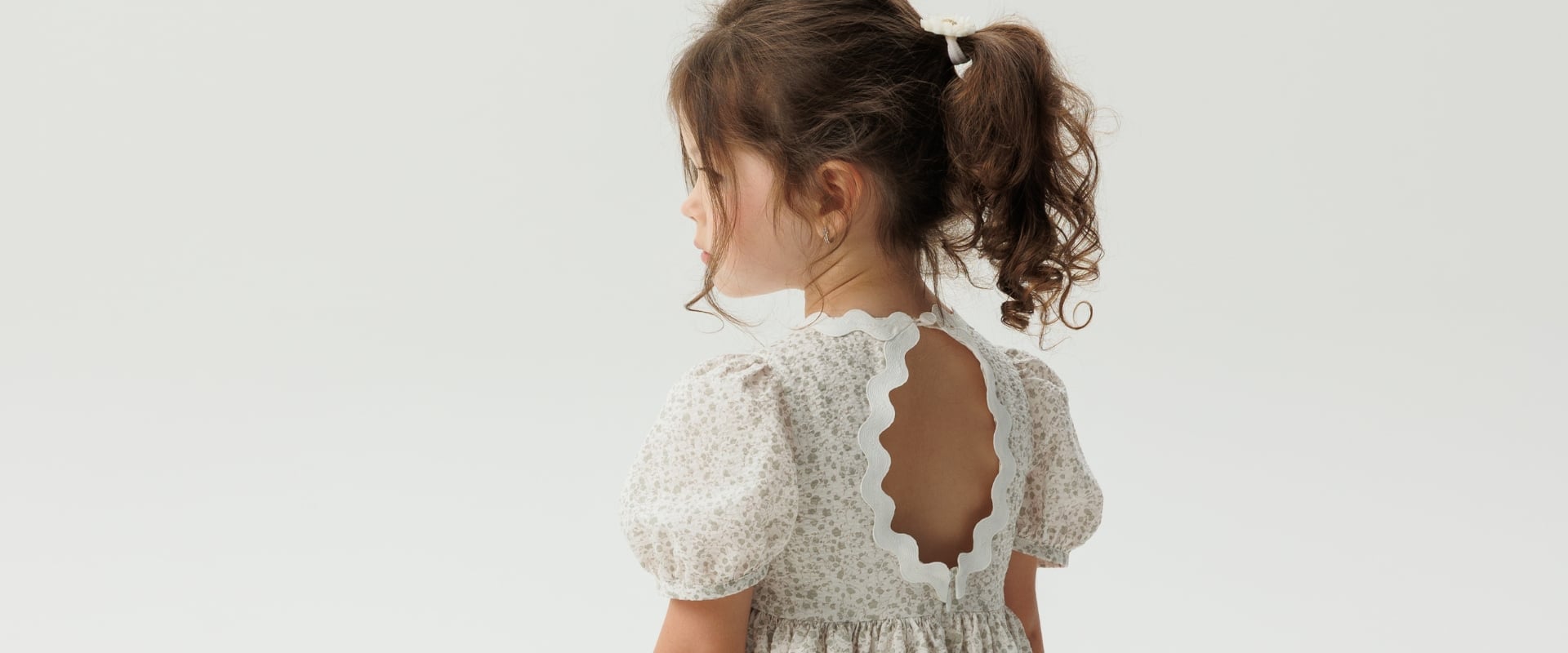 DIN STOFE ALESE CU GRIJĂ, CREĂM CU DRAG CELE MAI FRUMOASE ROCHIȚE PENTRU FETIȚA TA