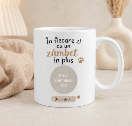 Paws & Gifts - Cană Personalizată - "În fiecare zi cu un zâmbet în plus"