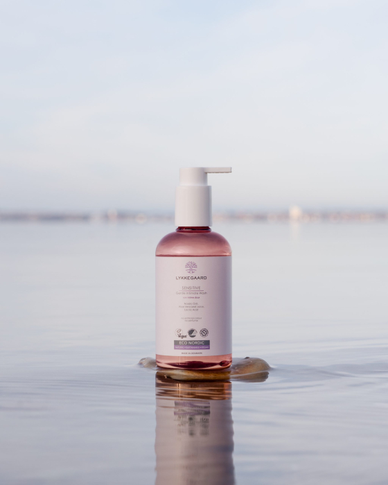 Sensitive Gentle Intimate Wash 250ml [2]