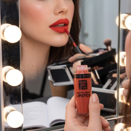 Ruj Lichid de Buze cu Pigment Intens Smart Girls Get More, Colecția Long Lasting Love, Rezistent la Apă, nuanța Matte Royale [4]