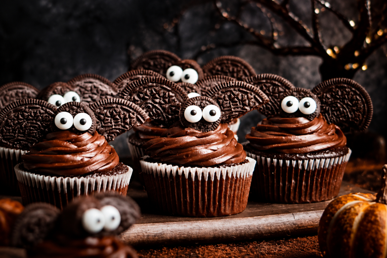 Halloween Bat Vegan Cupcake [2]