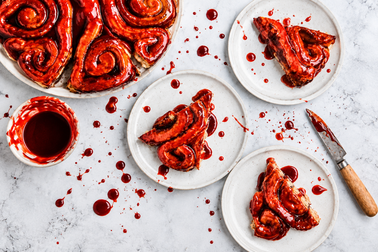 Halloween Brain Cinnamon Roll [2]