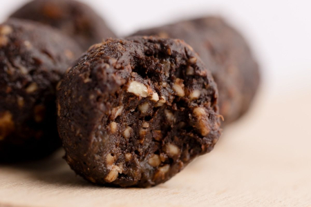 Bomboane raw vegane - fără gluten, fără zahăr adăugat - 330 gr - Deserturi sănătoase GoVeggie [4]
