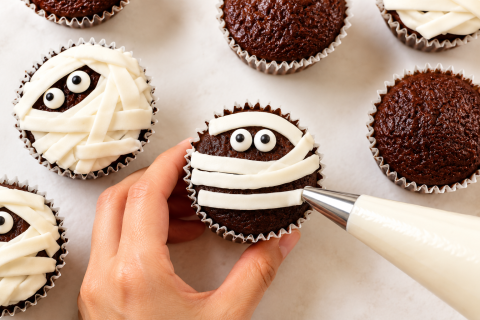 Halloween - Mummy Cupcakes - vegetarian