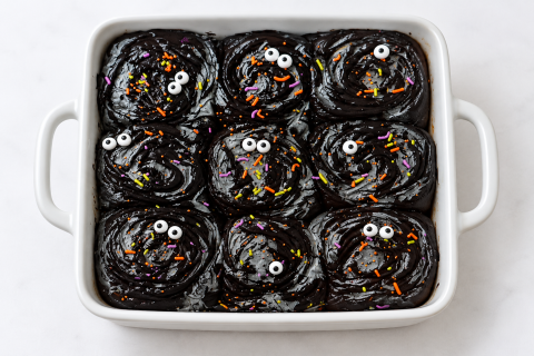 Halloween - Spooky Halloween Cinnamon Rolls vegan
