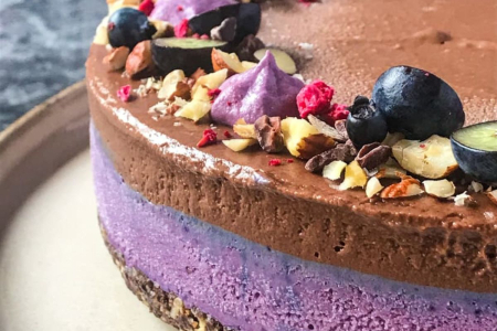 Pentru femei 40+ - Tort raw vegan 1,1 kg - ciocolată și cocos - Deserturi sănătoase GoVeggie