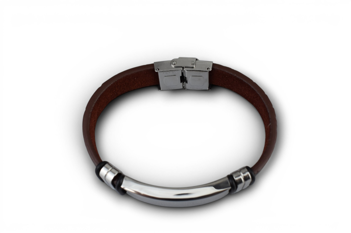 Brățară din piele cu textură croco și plăcuță metalică lată – Personalizabil prin gravură - Maro [8]