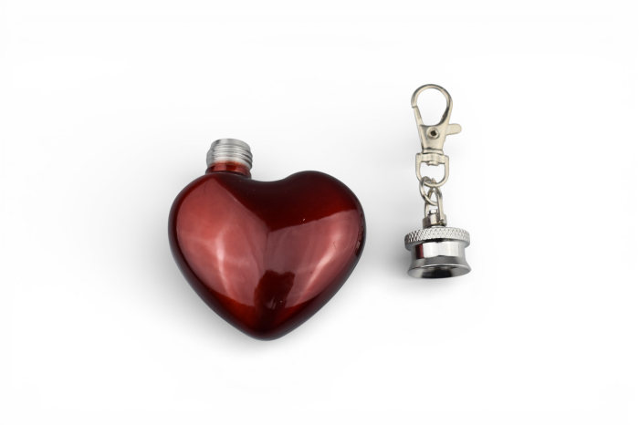Breloc tip ploscă în formă de inimă – roșu lucios [4]