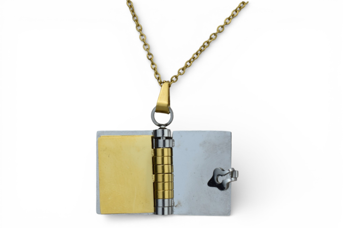 Lănțișor personalizat tip carte cu inimă – medalion secret gravabil-Auriu [4]