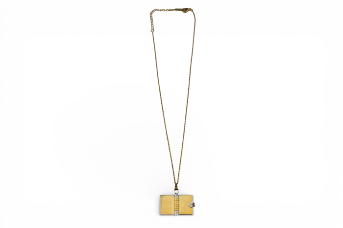 Lănțișor personalizat tip carte cu inimă – medalion secret gravabil-Auriu [7]