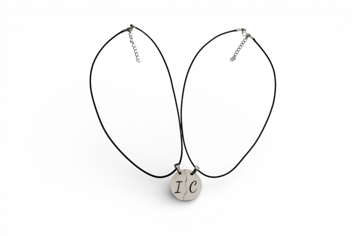 Set lanțuri din 2 piese – pandantive complementare în formă de cerc, finisaj argintiu [2]