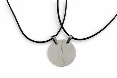 Set lanțuri din 2 piese – pandantive complementare în formă de cerc, finisaj argintiu [4]